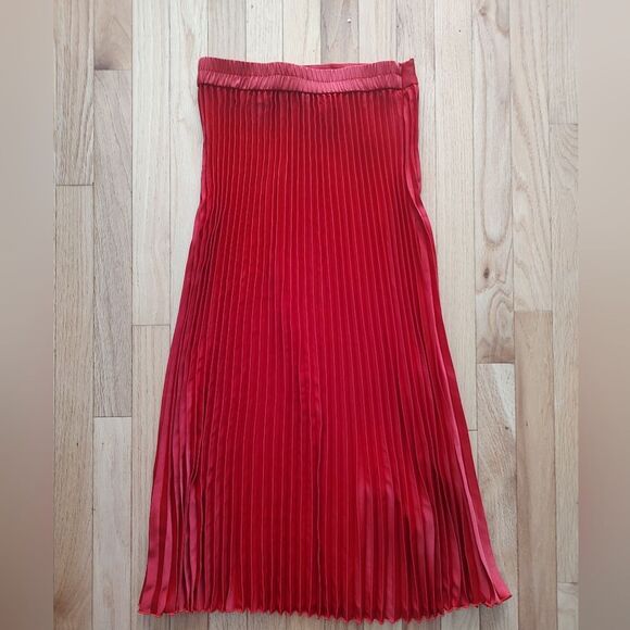 Accordion pleat red midi skirt XS - Picture 5 of 8